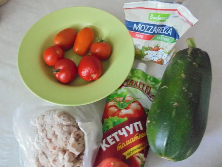 Лучший рецепт кабачковой запеканки с мясным фаршем и томатным кетчупом тм махеев: шаг 1