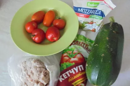 Лучший рецепт кабачковой запеканки с мясным фаршем и томатным кетчупом тм махеев: шаг 1