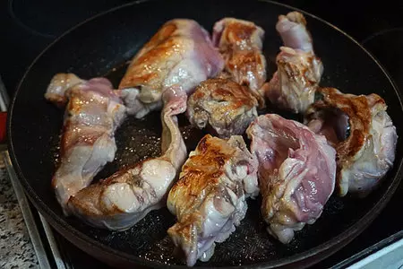 Жаркое из кролика с сельдереем: шаг 5