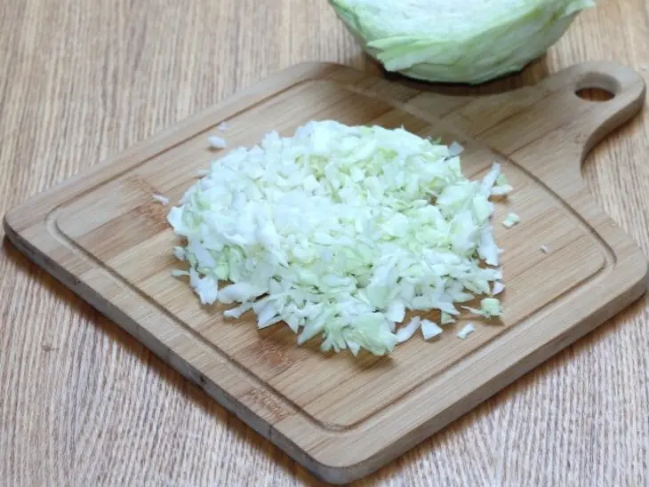 Лучший рецепт лепешек с капустой, курицей и кетчупом "махеевъ": шаг 1