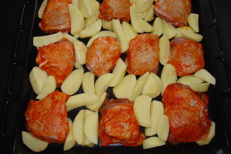 Картофель и курочка, запечённые в духовке.: шаг 1