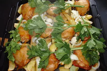 Картофель и курочка, запечённые в духовке.: шаг 4