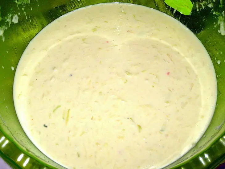 Кабачковые оладушки с соусом: шаг 3