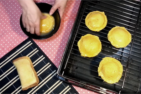 Ленивые пирожки из хлеба: шаг 7