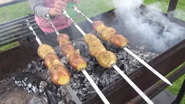 Шашлык из картофеля: шаг 6