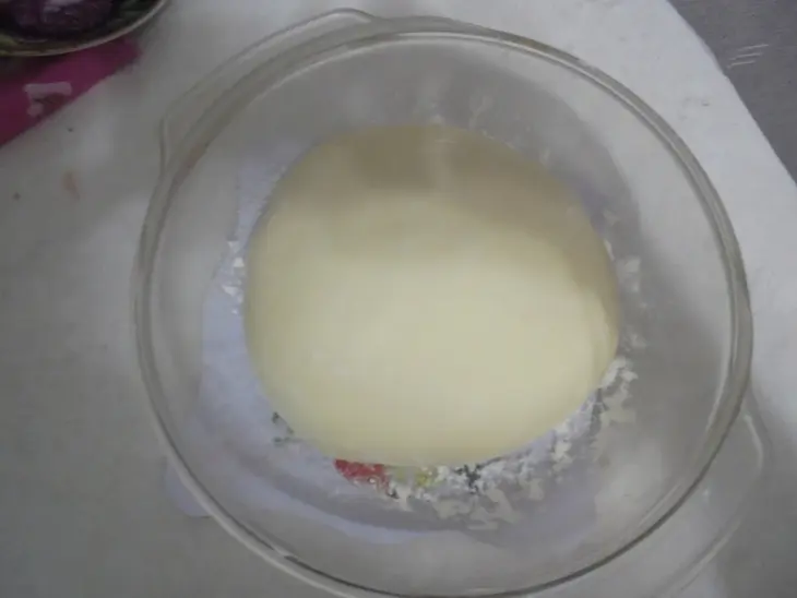 Лучший рецепт плюшек с джемом махеев и яблоками с маковой посыпкой: шаг 1