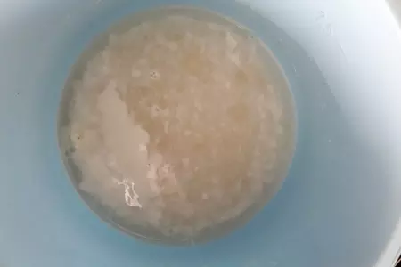 Сосиски в сырном тесте: шаг 2