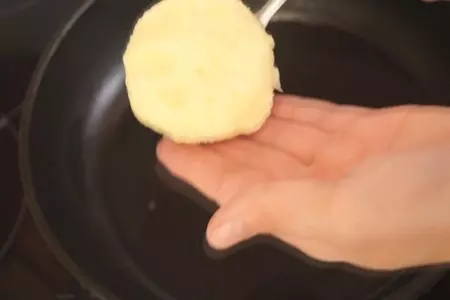 Лучший рецепт картофельных драников. невероятно вкусные и ароматные!: шаг 3