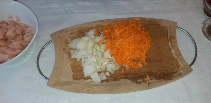 Гуляш из курицы с подливкой: шаг 2