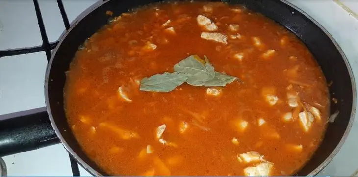 Гуляш из курицы с подливкой: шаг 4