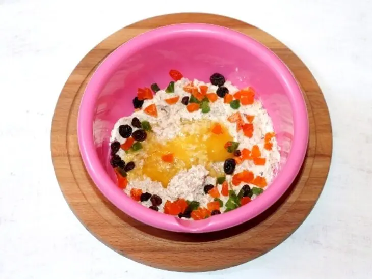 Ванильные вафли с изюмом и цукатами: шаг 3