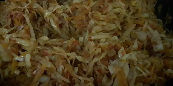 Капуста тушёная с мясом: шаг 4