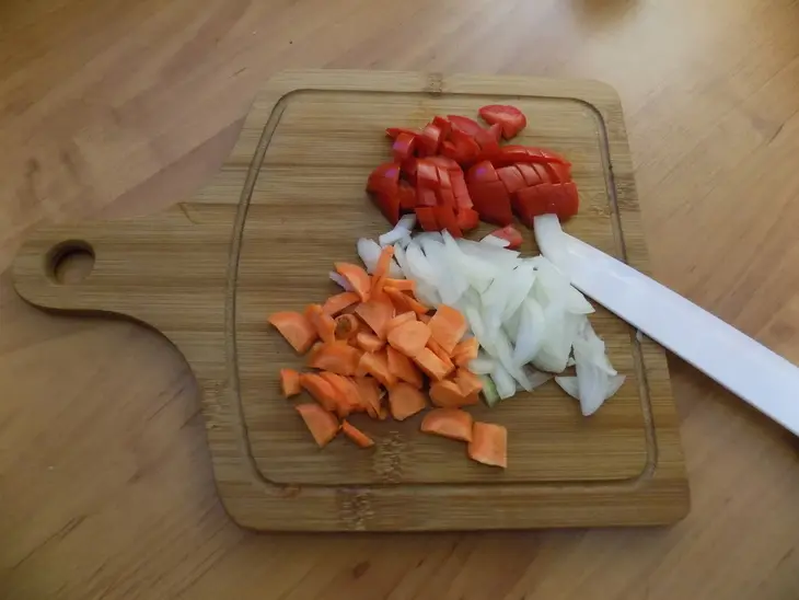Рыбный суп с кефалью на курином бульоне.: шаг 2
