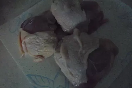 Запеченные куриные бедрышки с картофелем: шаг 1
