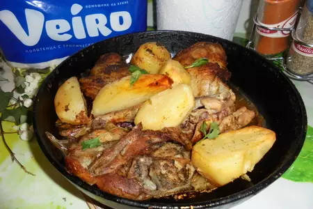 Запеченные куриные бедрышки с картофелем: шаг 6