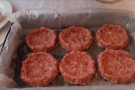 Гнезда из фарша: шаг 2