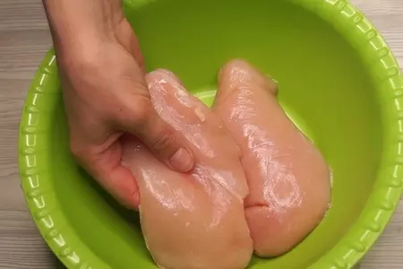 Крутейший способ приготовления куриного филе за 1 минуту. результат потрясает!: шаг 1