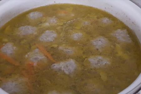 Суп с фрикадельками: шаг 4