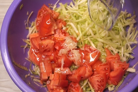 Очень вкусный салат капустный проще не бывает. рецепт просят все! : шаг 3