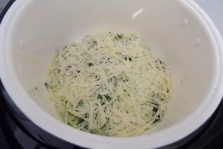 Сливочная брокколи в мультиварке: шаг 7