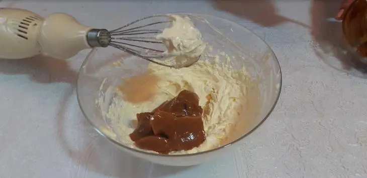 Масляный крем со сгущенкой: шаг 2