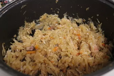 Тушеная капуста с копченой грудинокой в мультиварке: шаг 6