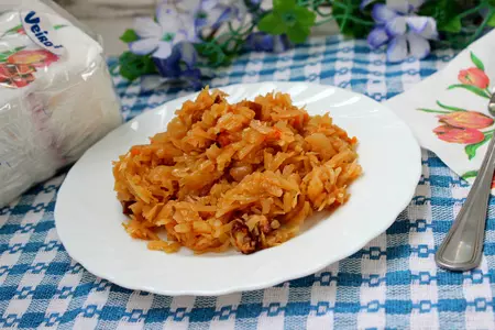 Тушеная капуста с копченой грудинокой в мультиварке: шаг 7