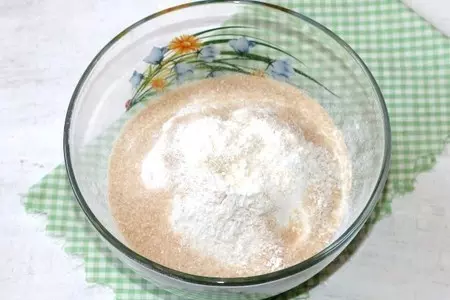 Сливочно-творожный рулет с фруктовой начинкой: шаг 1