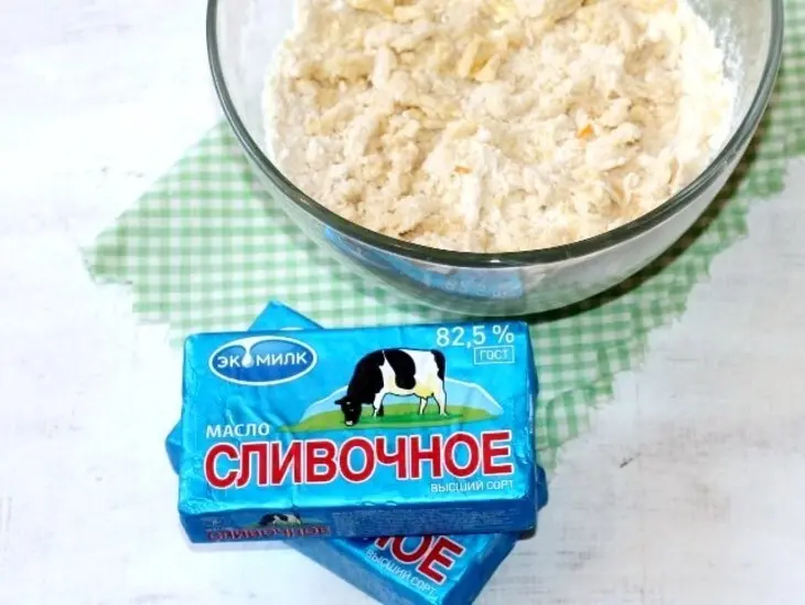 Сливочно-творожный рулет с фруктовой начинкой: шаг 3