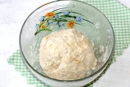 Сливочно-творожный рулет с фруктовой начинкой: шаг 5