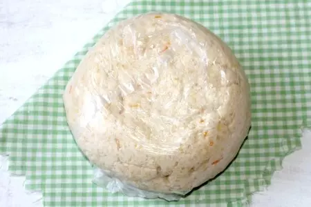 Сливочно-творожный рулет с фруктовой начинкой: шаг 6