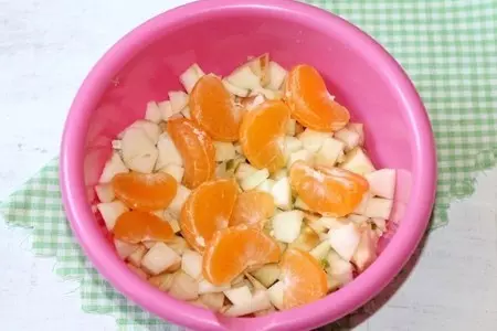 Сливочно-творожный рулет с фруктовой начинкой: шаг 7