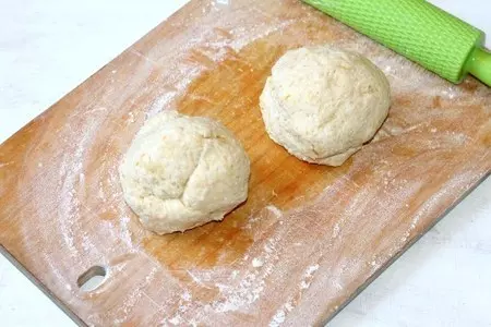 Сливочно-творожный рулет с фруктовой начинкой: шаг 11