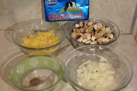 Треугольные блинчики с сыром и грибами: шаг 2