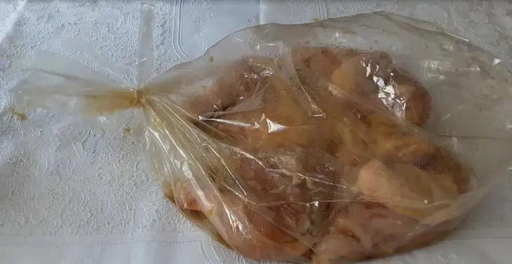 Курица в рукаве в медово-горчичном соусе: шаг 3