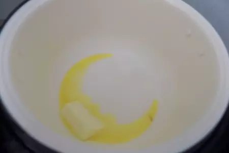 Капуста тушёная в сливочном масле и сметане.: шаг 2