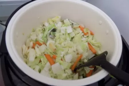 Капуста тушёная в сливочном масле и сметане.: шаг 5