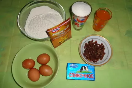 Кексики с изюмом: шаг 1