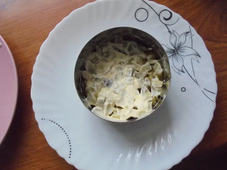 Салат с киноа и тунцом: шаг 3
