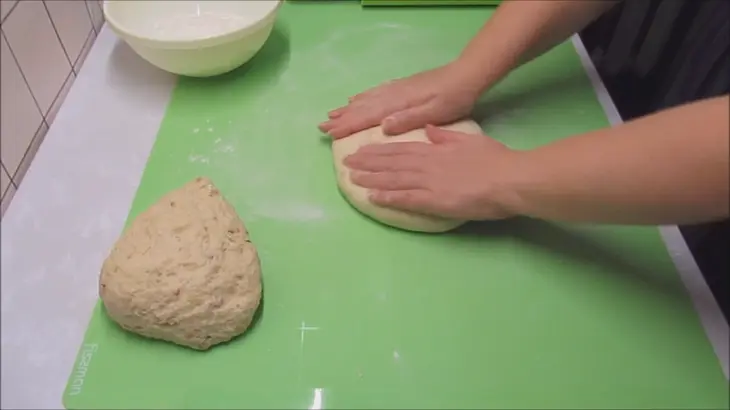 Луковый хлеб в духовке: шаг 3