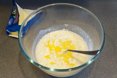 Закрытая ватрушка с творогом и персиками: шаг 4