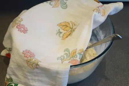 Закрытая ватрушка с творогом и персиками: шаг 6