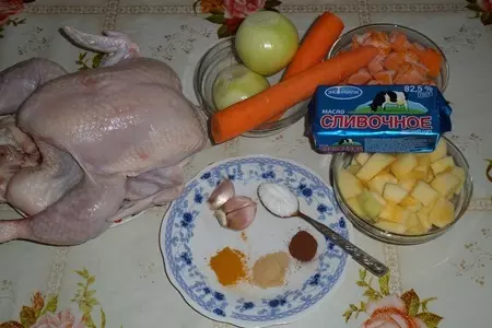 Запеченная фаршированная курочка: шаг 1