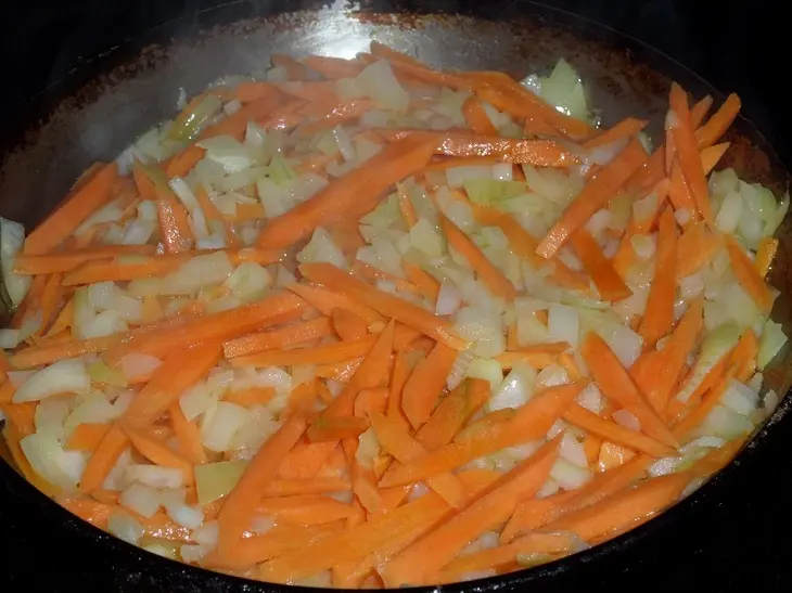 Запеченная фаршированная курочка: шаг 7