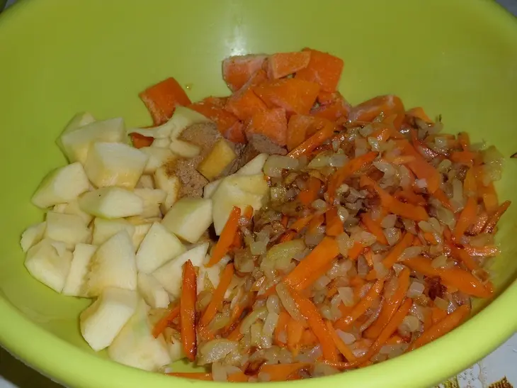 Запеченная фаршированная курочка: шаг 8