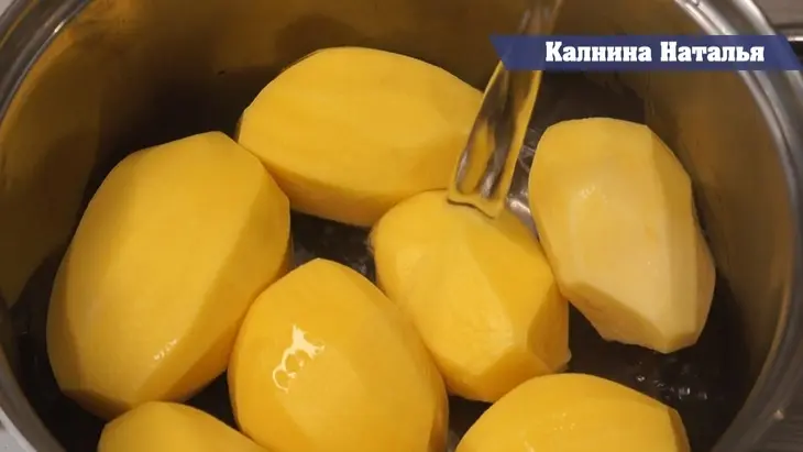 Лепешки  на кефире: шаг 1