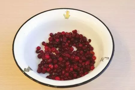 Булочки с начинкой из клюквы: шаг 5