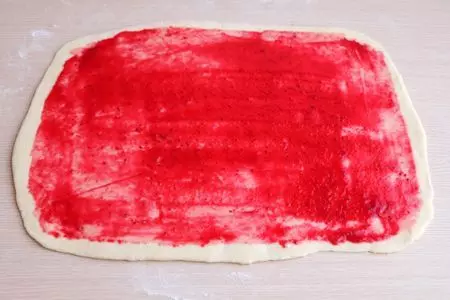 Булочки с начинкой из клюквы: шаг 8