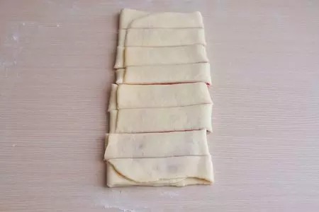 Булочки с начинкой из клюквы: шаг 10
