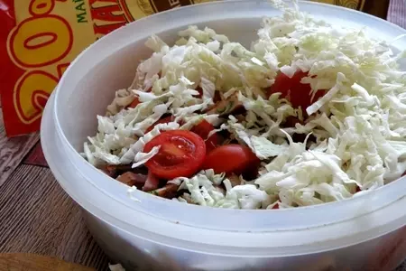 Салат с ветчиной и пикантным омлетом «мозаика вкуса».: шаг 3